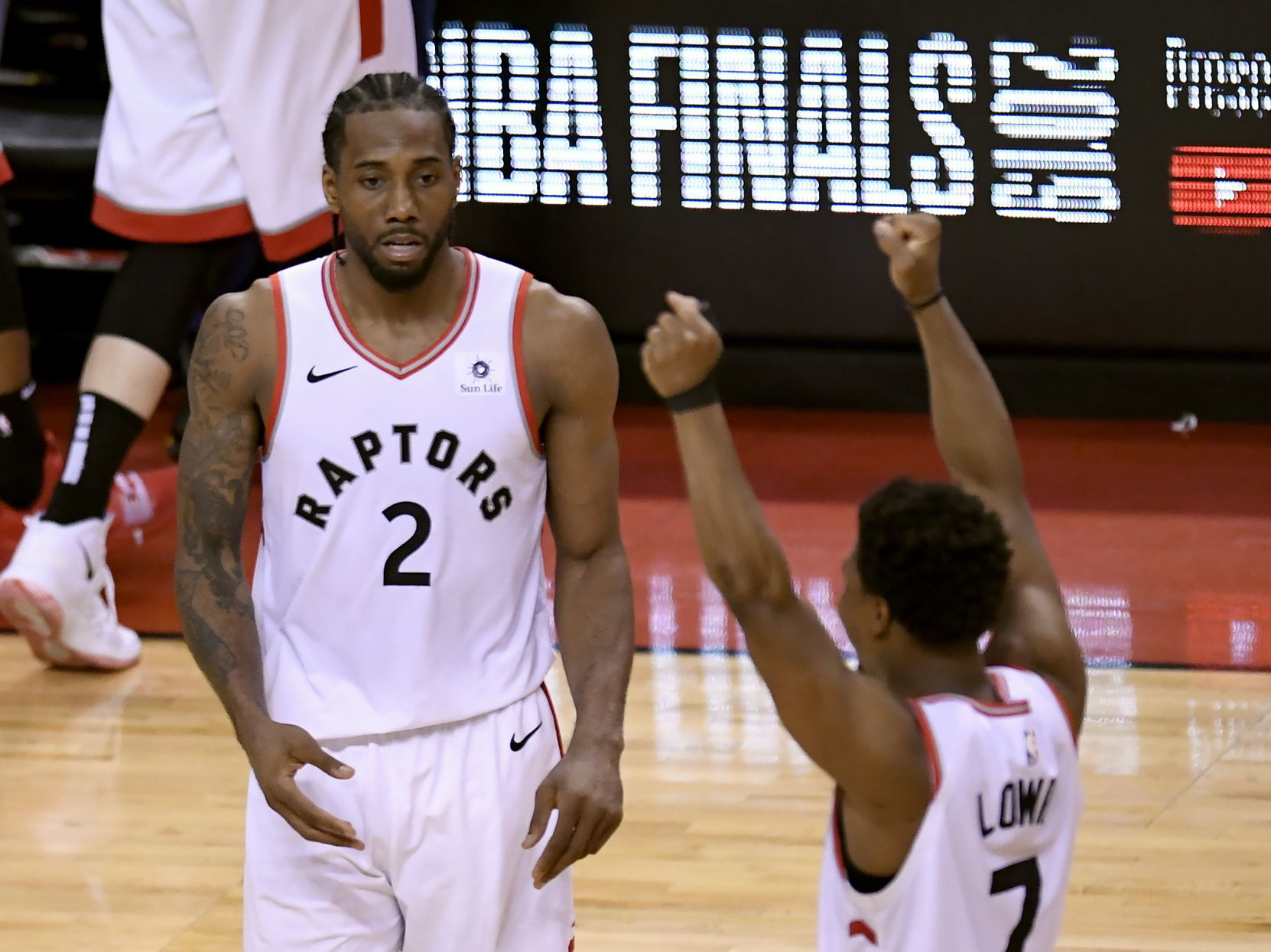 Raptors 100, Bucks 94